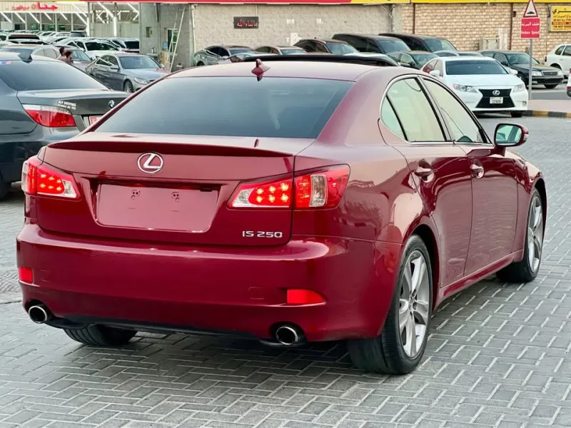 2011 لكزس اي اس in Dubai