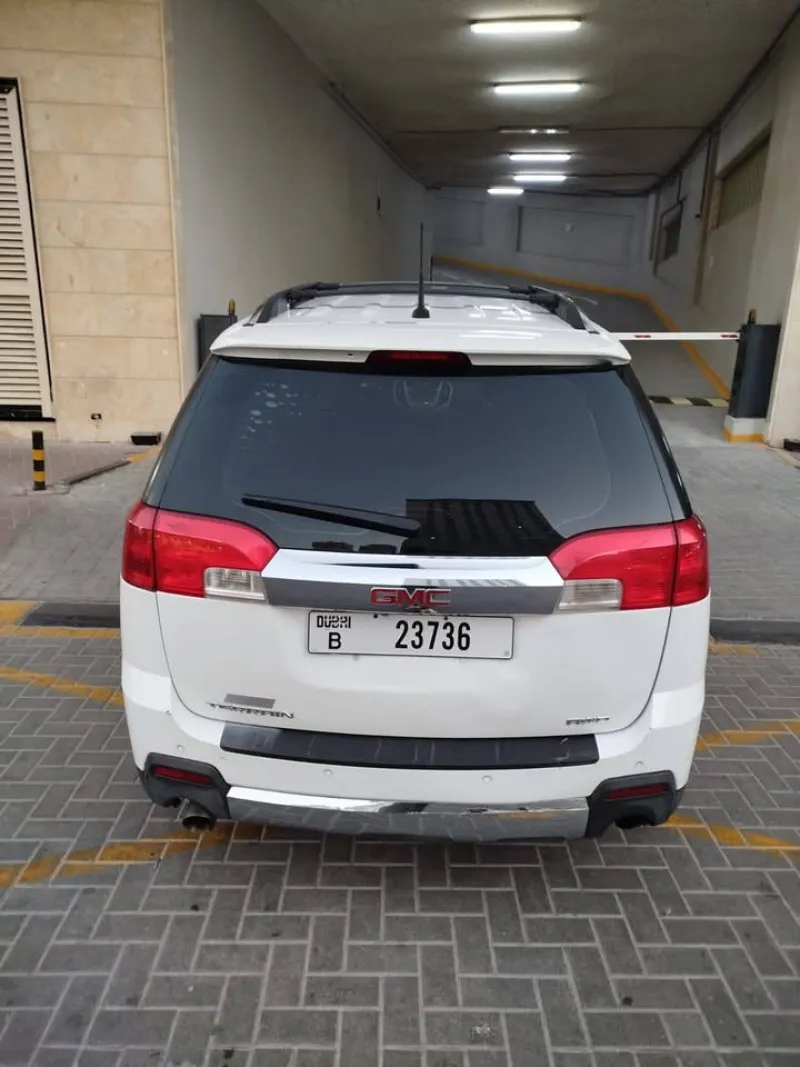 2013 جي أم سي ترين in Dubai
