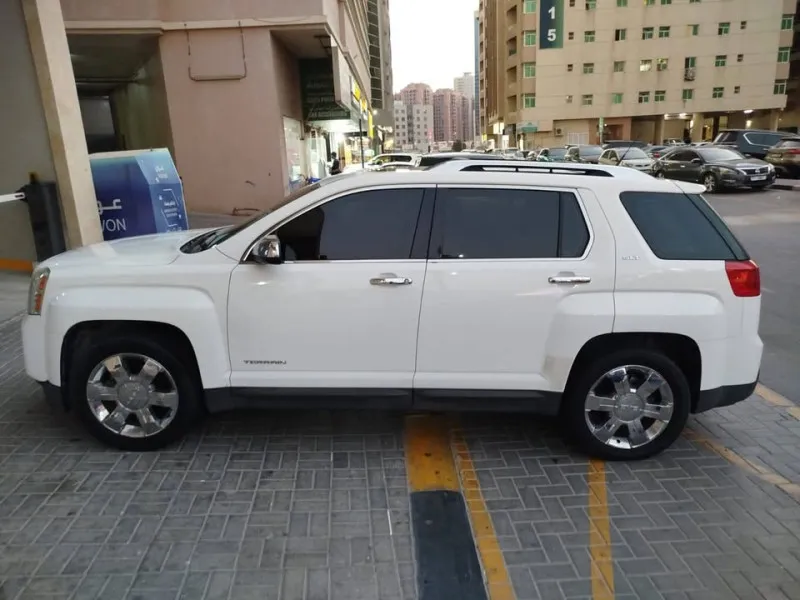 2013 جي أم سي ترين in Dubai