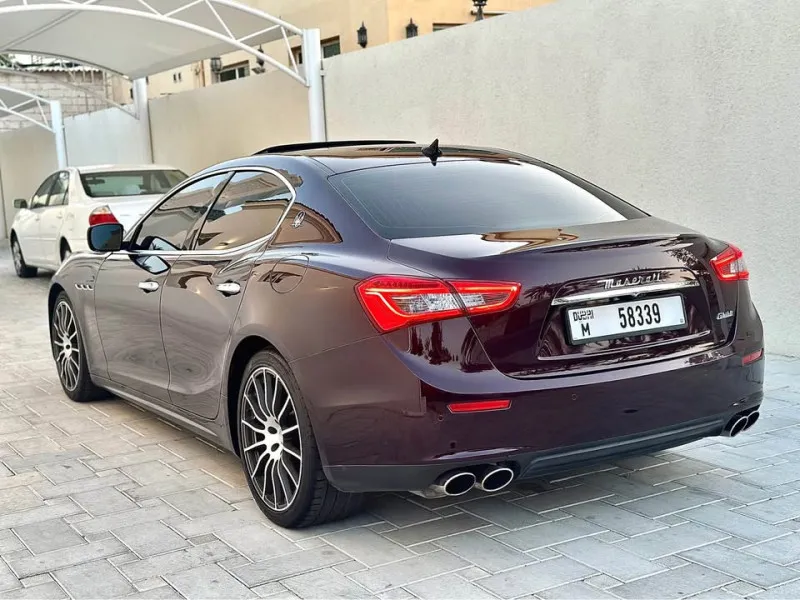 2014 مازيراتي جيبلي ١ in Dubai