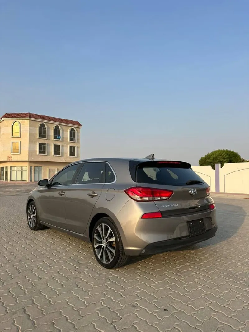 2020 Hyundai Elentra in Dubai