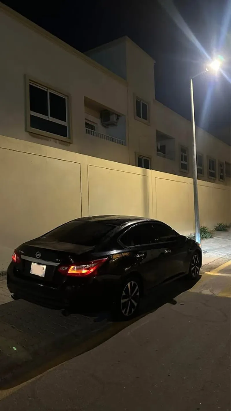 2016 نيسان آلتيما in Dubai
