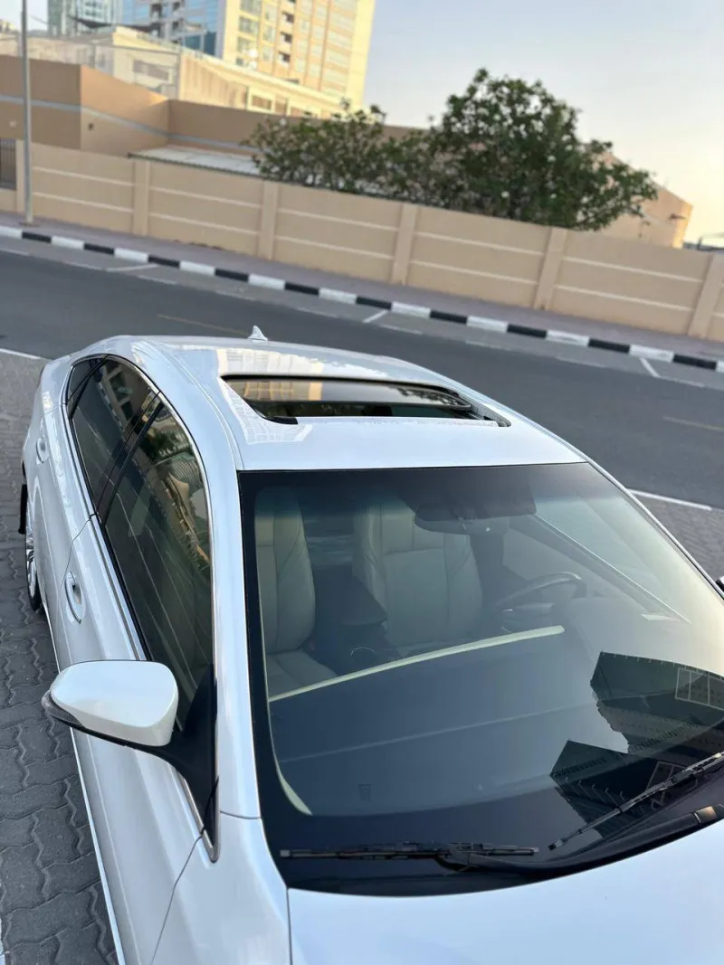 2016 Toyota Avalon in Dubai