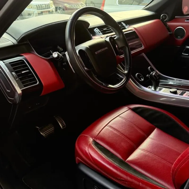 2018 Land Rover Range Rover in Dubai