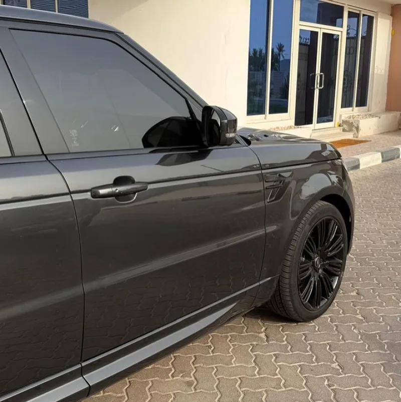 2018 Land Rover Range Rover in Dubai