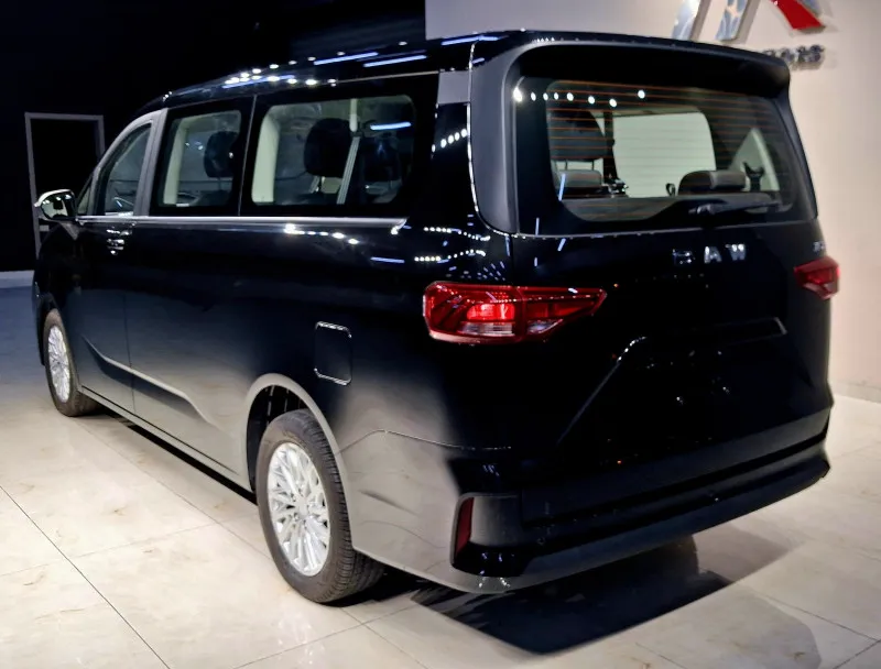 2025 FAW Senia R9 in Dubai