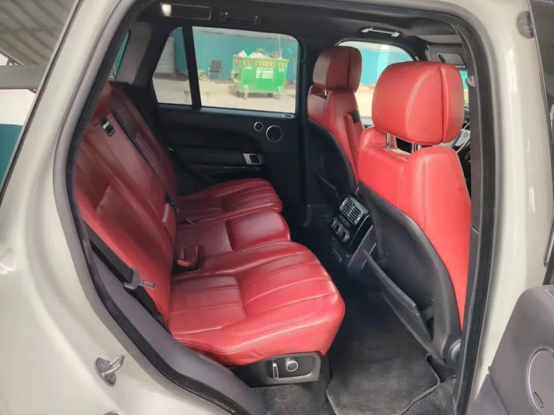 2016 Land Rover Range Rover in Dubai