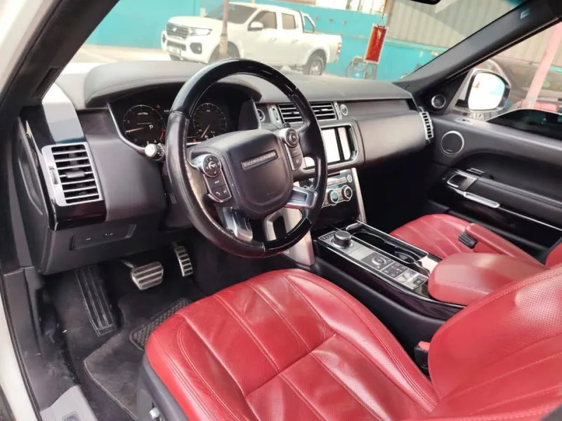 2016 Land Rover Range Rover in Dubai