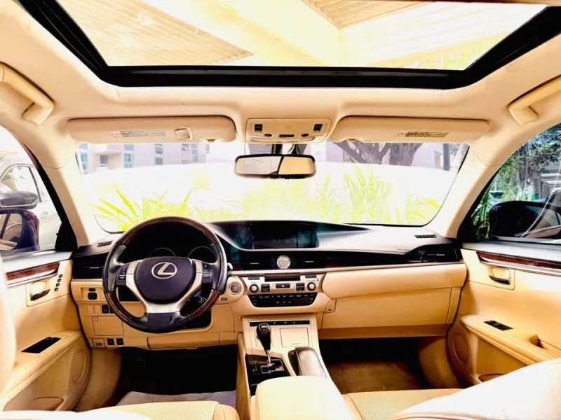 2015 لكزس ES - اي اس in Dubai