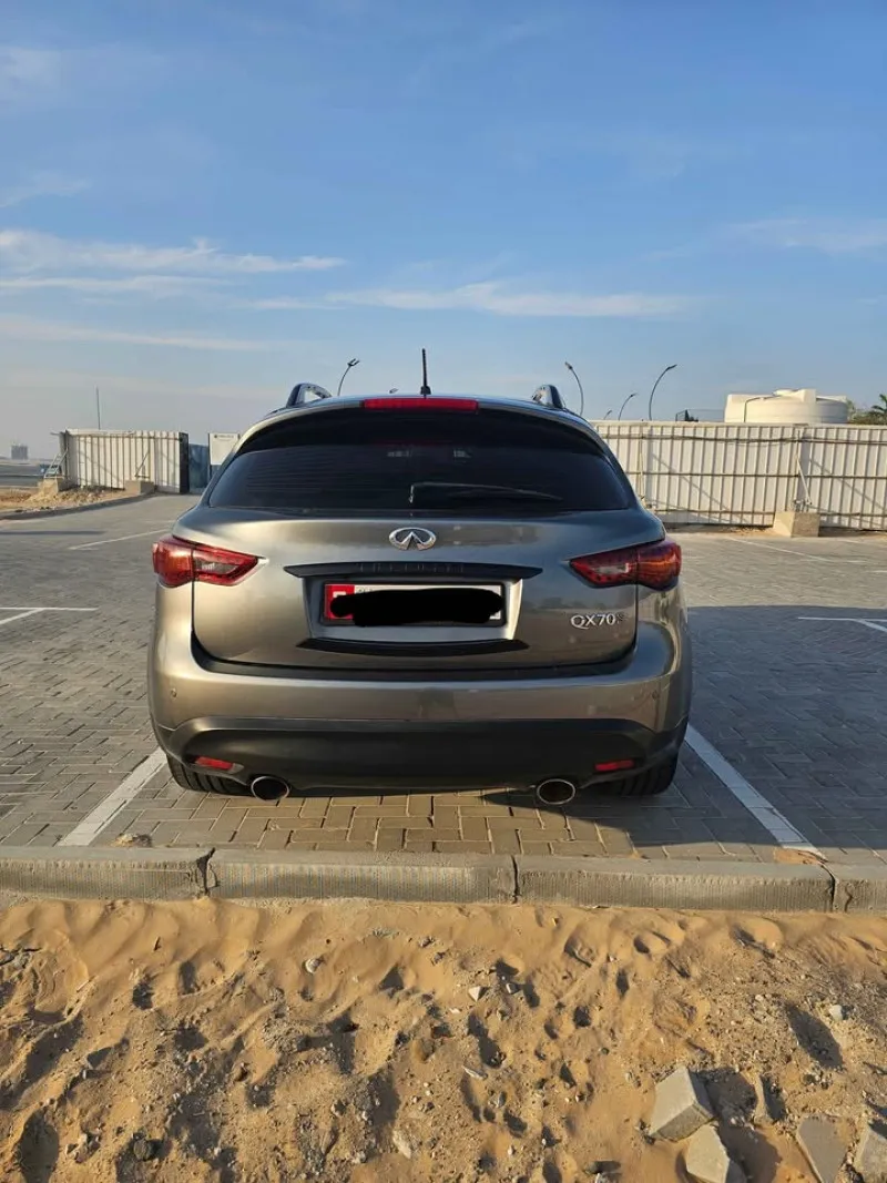 2014 Infiniti QX70 in Dubai
