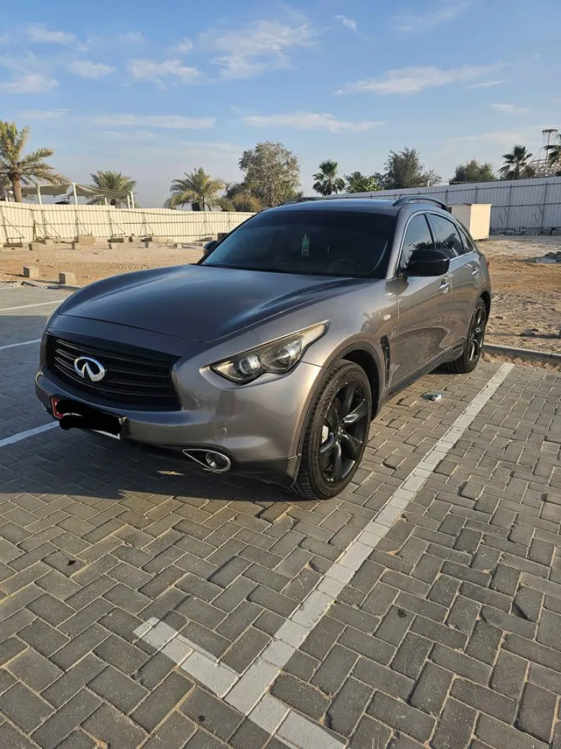 2014 Infiniti QX70 in Dubai