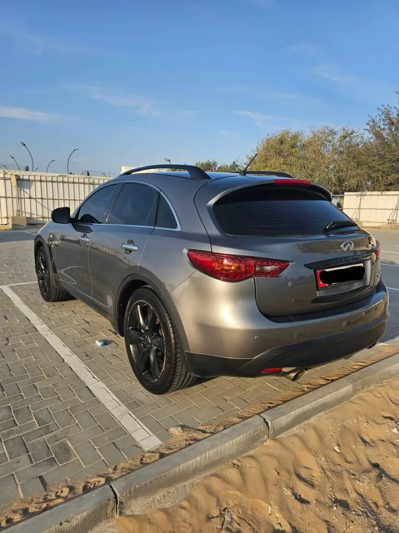 2014 Infiniti QX70 in Dubai