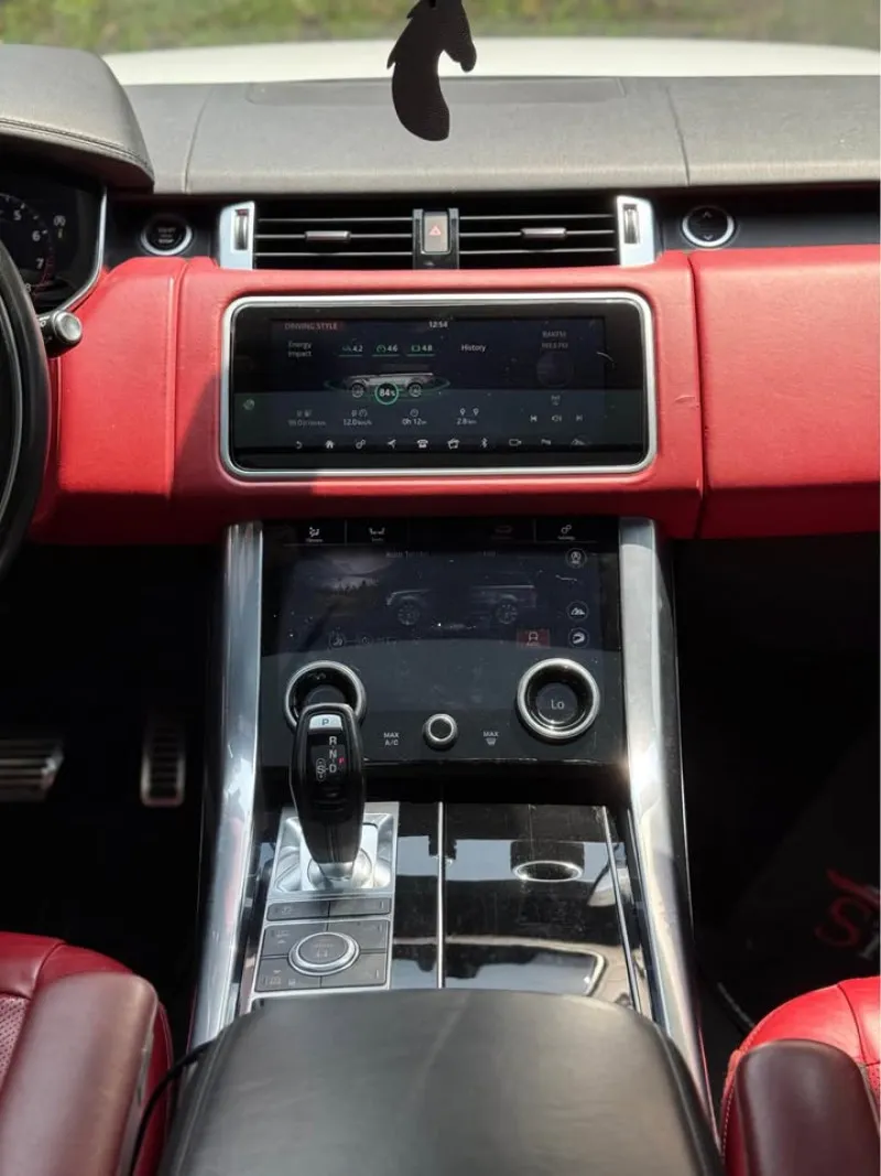 2018 Land Rover Range Rover Sport in Dubai