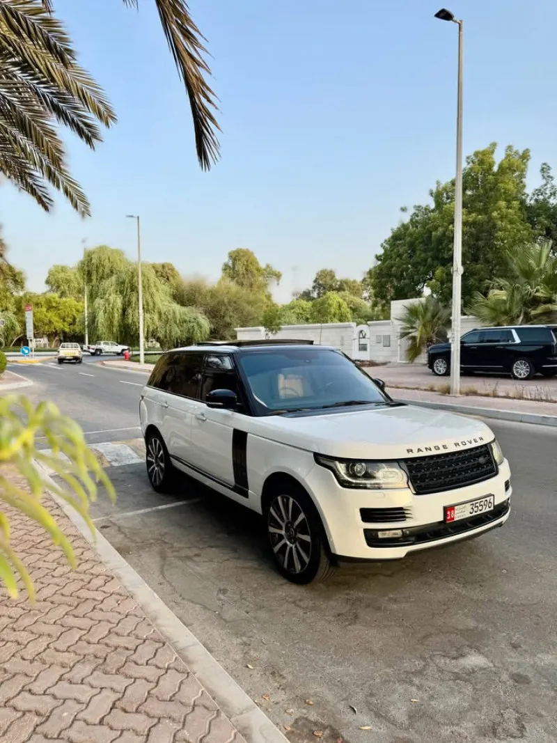 2013 Land Rover Range Rover in Dubai