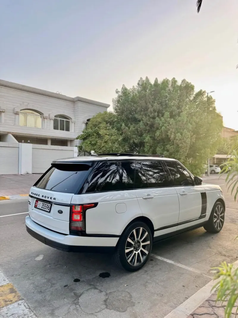2013 Land Rover Range Rover in Dubai