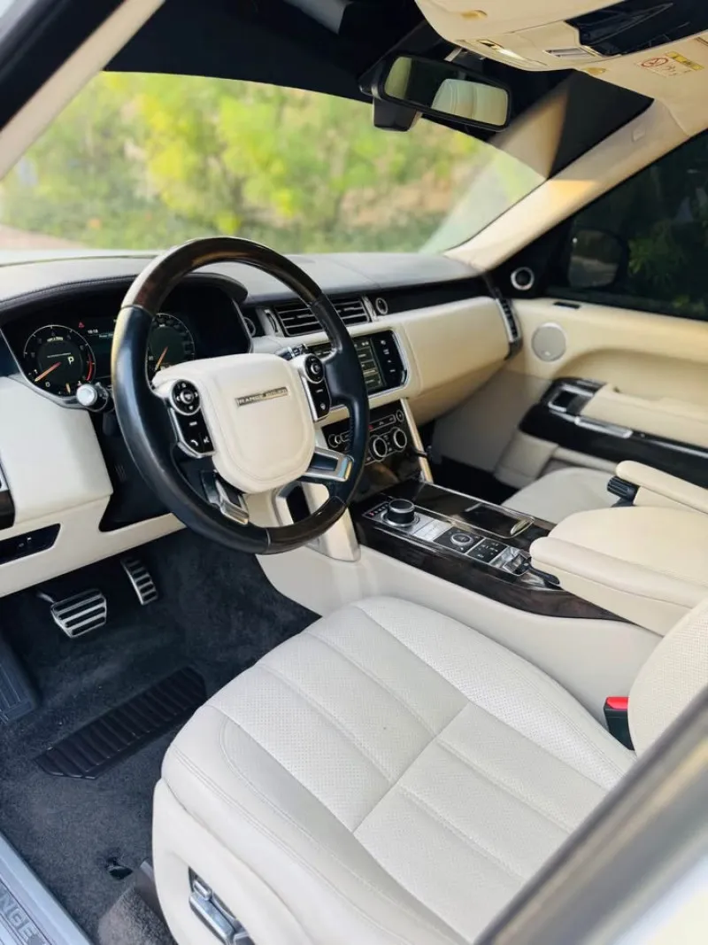 2013 Land Rover Range Rover in Dubai