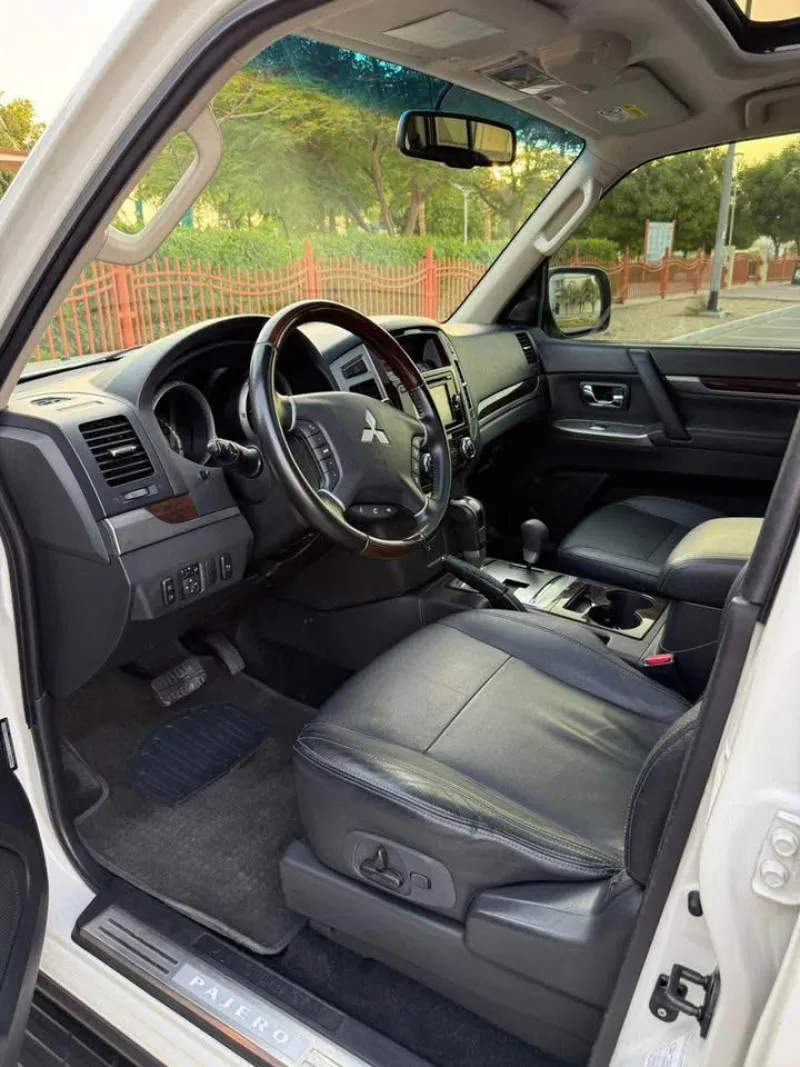 2019 Mitsubishi Pajero Sport in Dubai