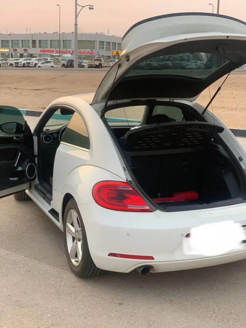 2015 Volkswagen Beetle in Dubai