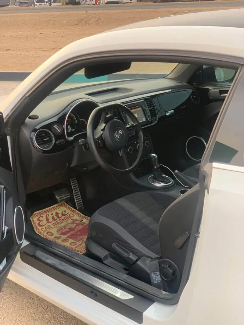 2015 Volkswagen Beetle in Dubai