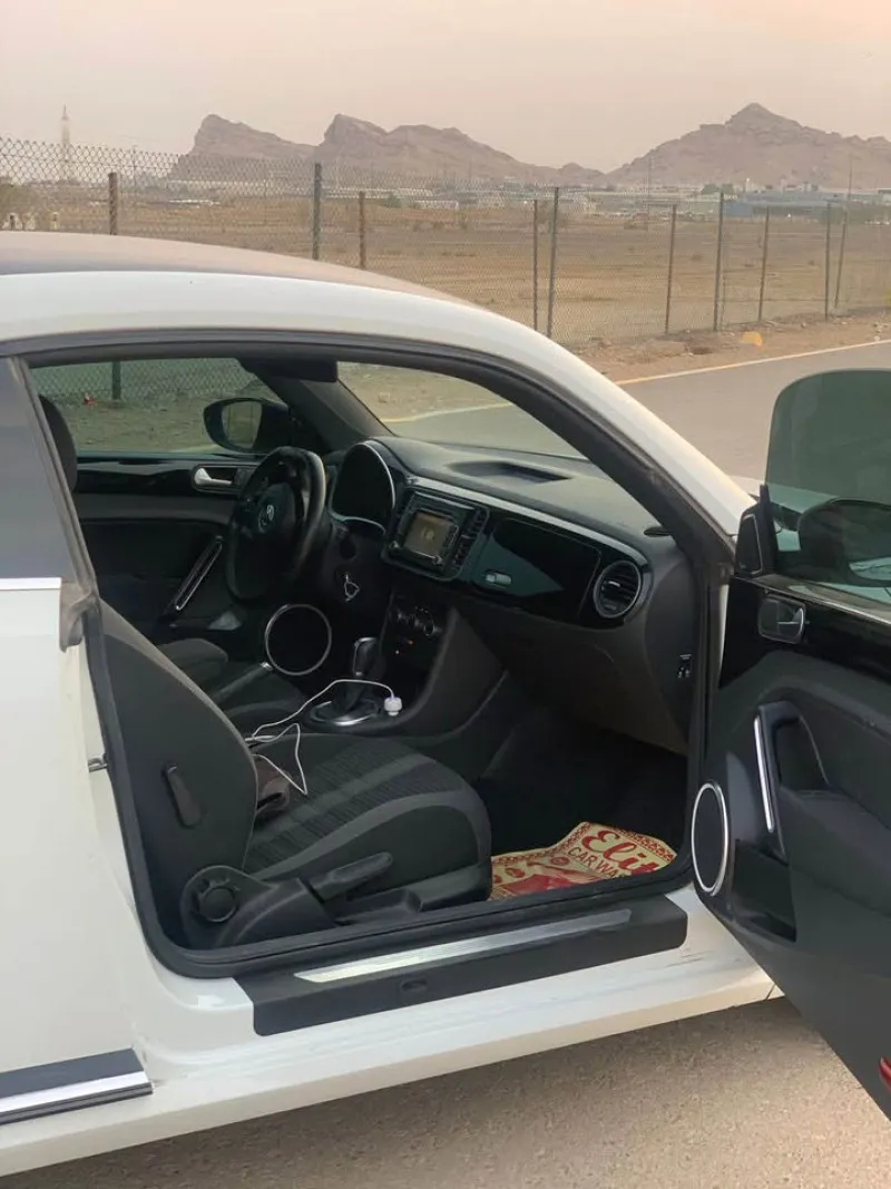 2015 Volkswagen Beetle in Dubai