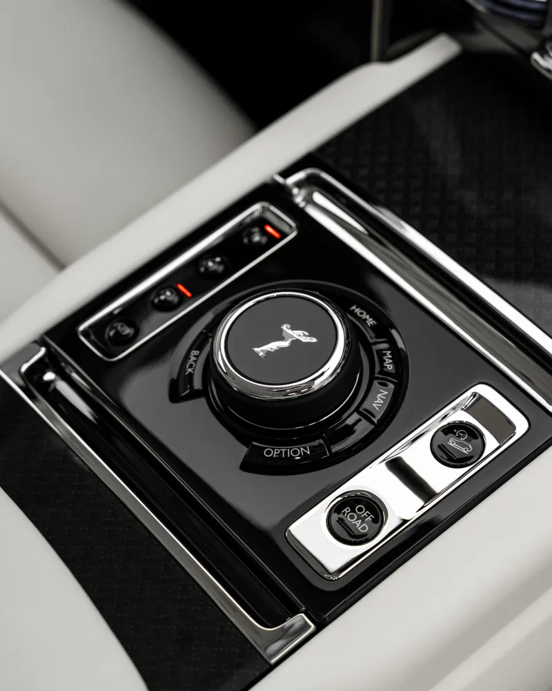 2025 رولز رويس كولينان in Dubai