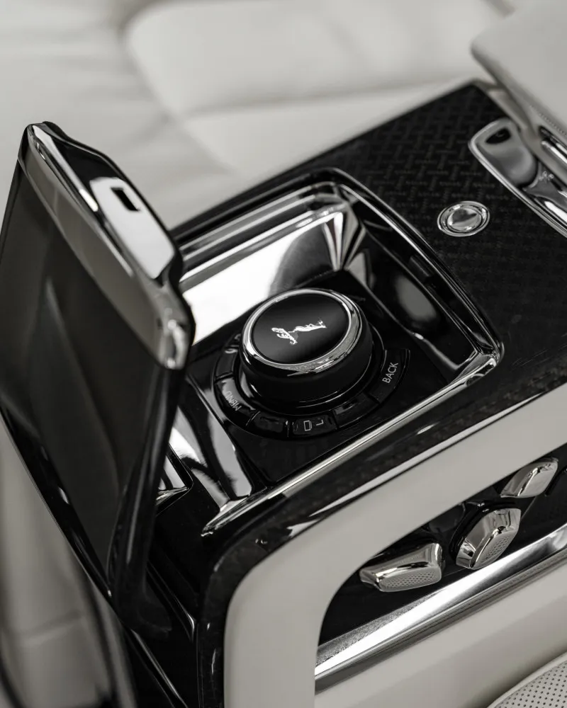 2025 رولز رويس كولينان in Dubai