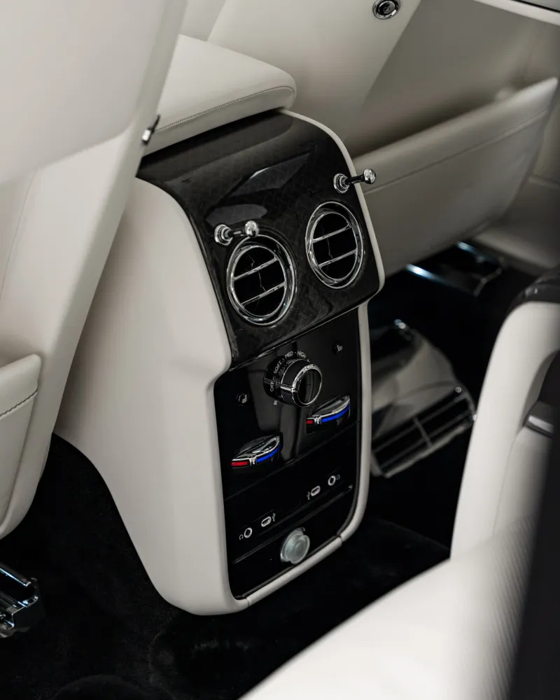 2025 رولز رويس كولينان in Dubai