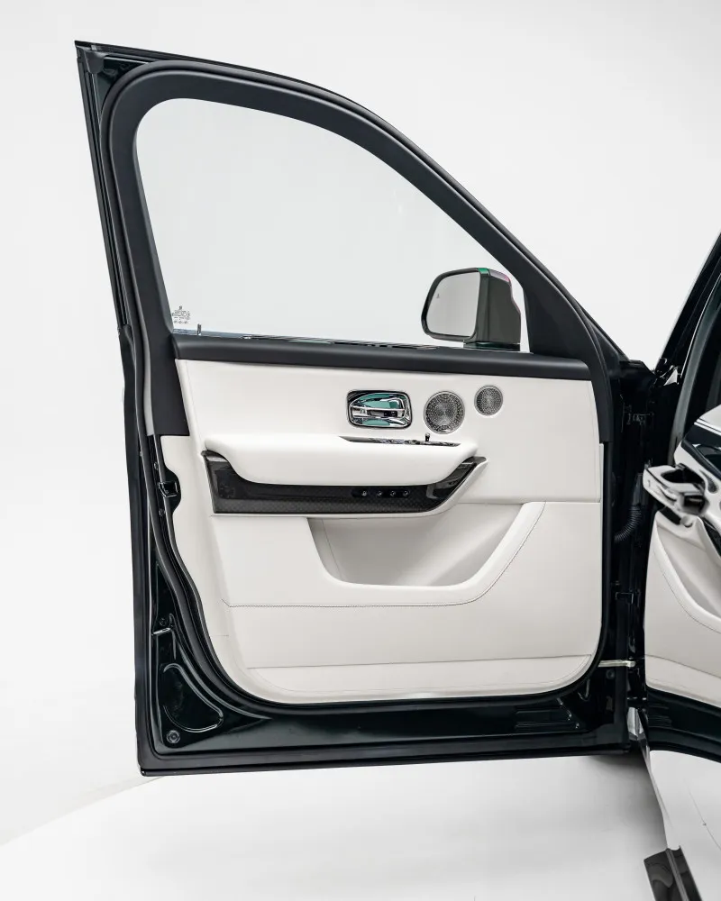 2025 رولز رويس كولينان in Dubai