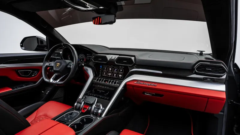 2021 Lamborghini URUS in Dubai