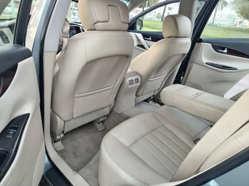 2017 Infiniti QX50 in Dubai