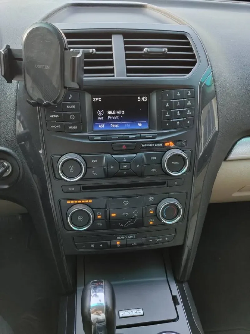 2016 Ford Explorer in Dubai