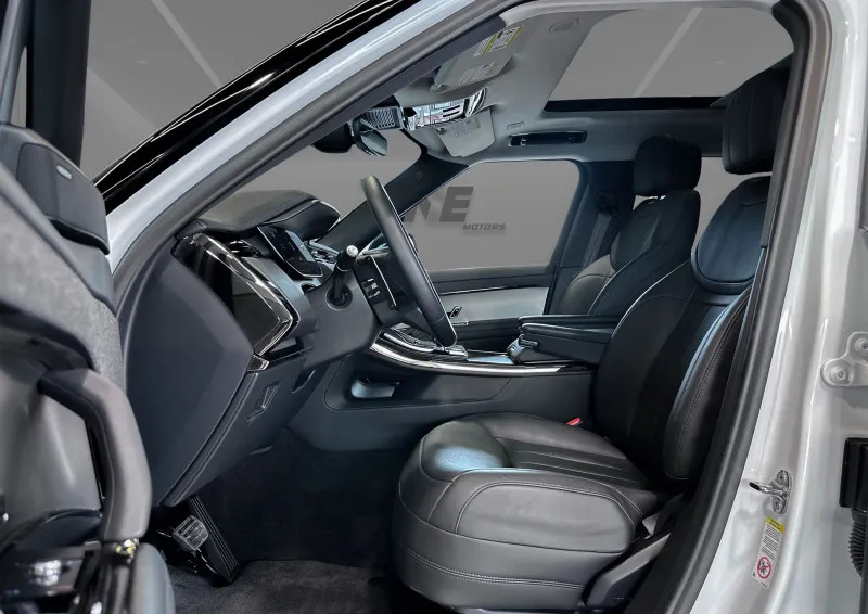 2024 Land Rover Range Rover Sport in Dubai