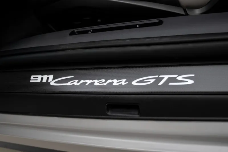 2025 بورش 911 كاريرا in Dubai