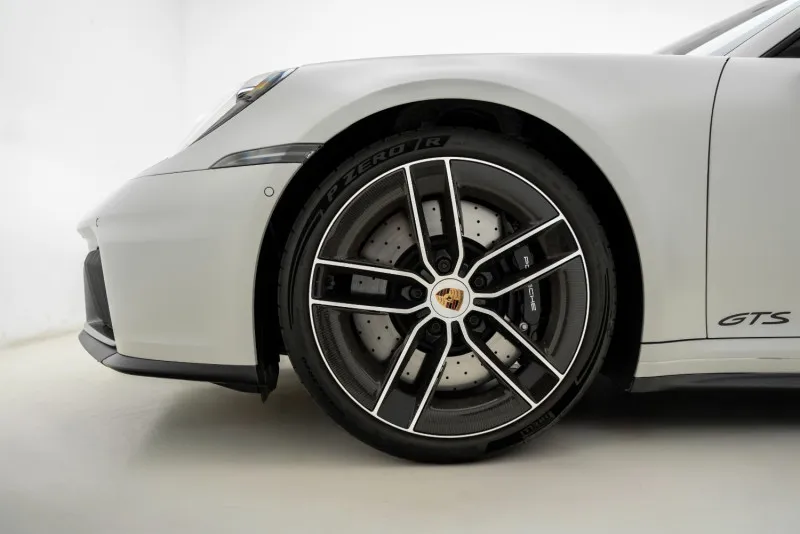 2025 بورش 911 كاريرا in Dubai