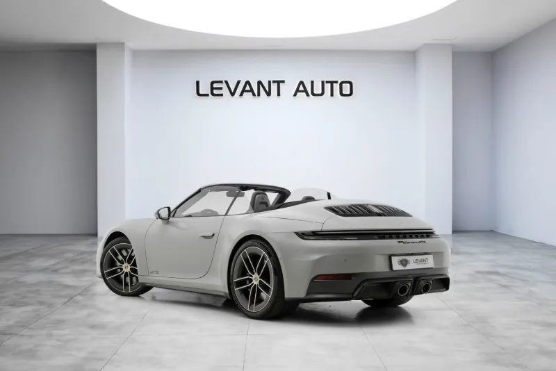2025 بورش 911 كاريرا in Dubai
