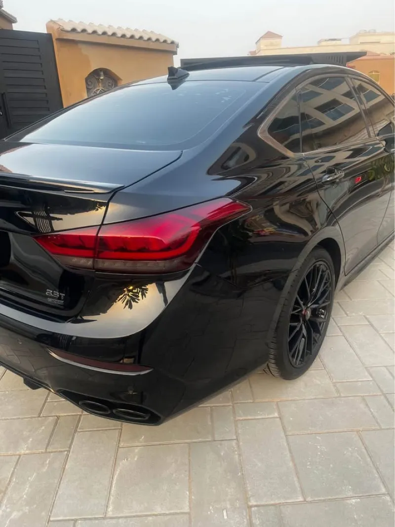 2018 جينيسس جي ٨٠ in Dubai
