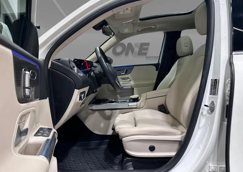 2022 Mercedes-Benz GLB in Dubai