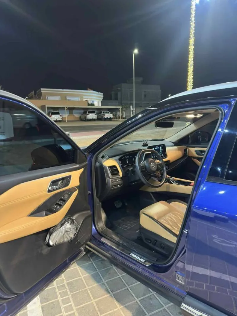 2023 Nissan Rogue in Dubai