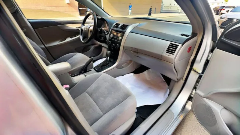 2013 تويوتا كورولا in Dubai