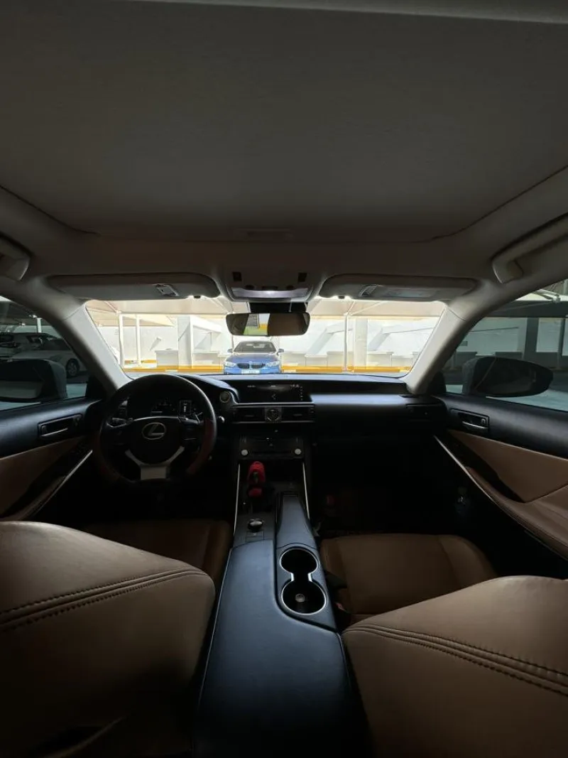 2017 Lexus IS in Dubai