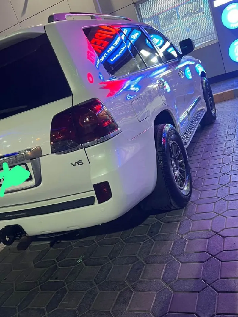 2013 تويوتا لاند كروزر in Dubai