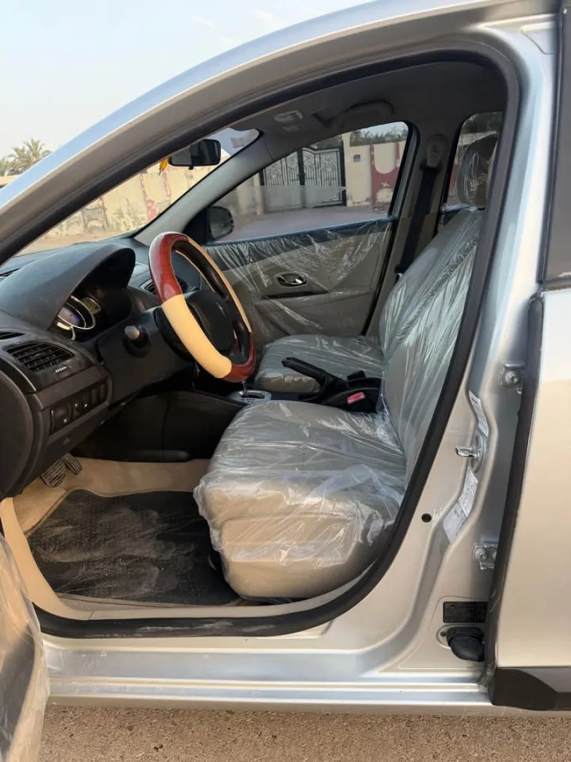 2015 رينو فلوينس in Dubai