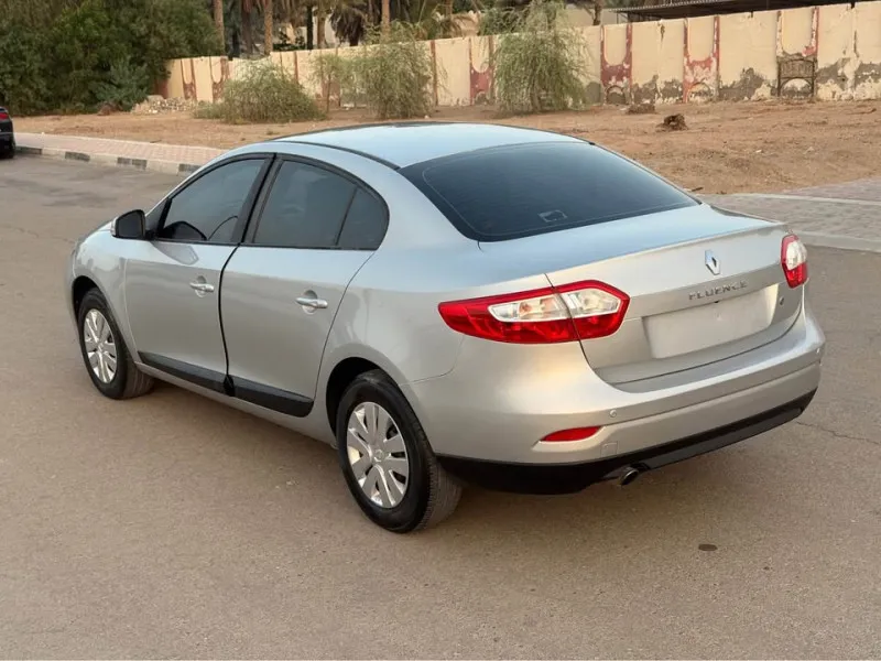 2015 رينو فلوينس in Dubai