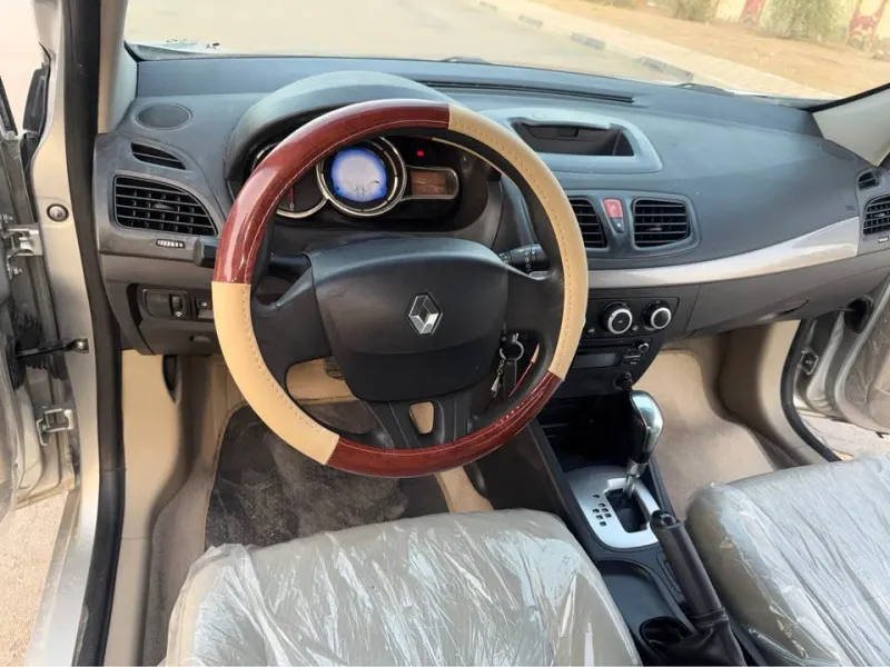 2015 رينو فلوينس in Dubai