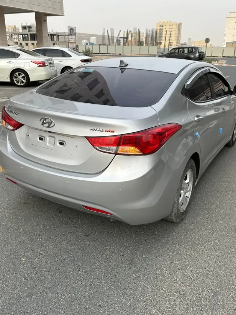 2012 هيونداي افانتي in Dubai