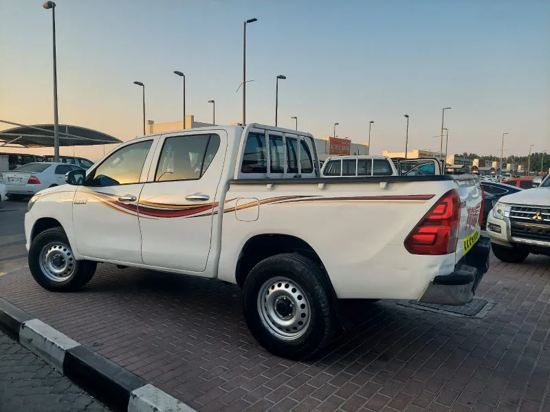 2018 Toyota Hilux in Dubai