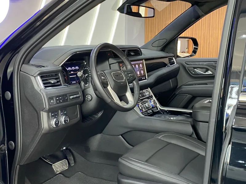2021 GMC Yukon in Dubai