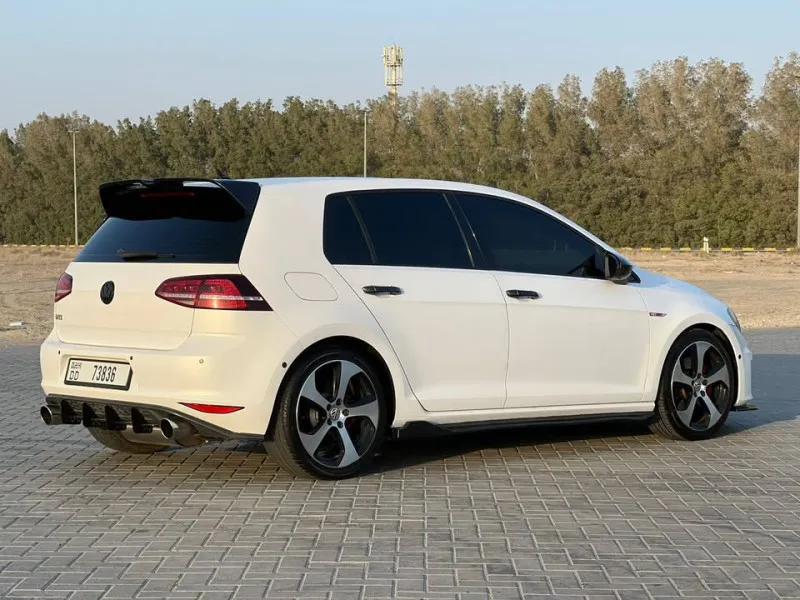 2015 Volkswagen Golf in Dubai