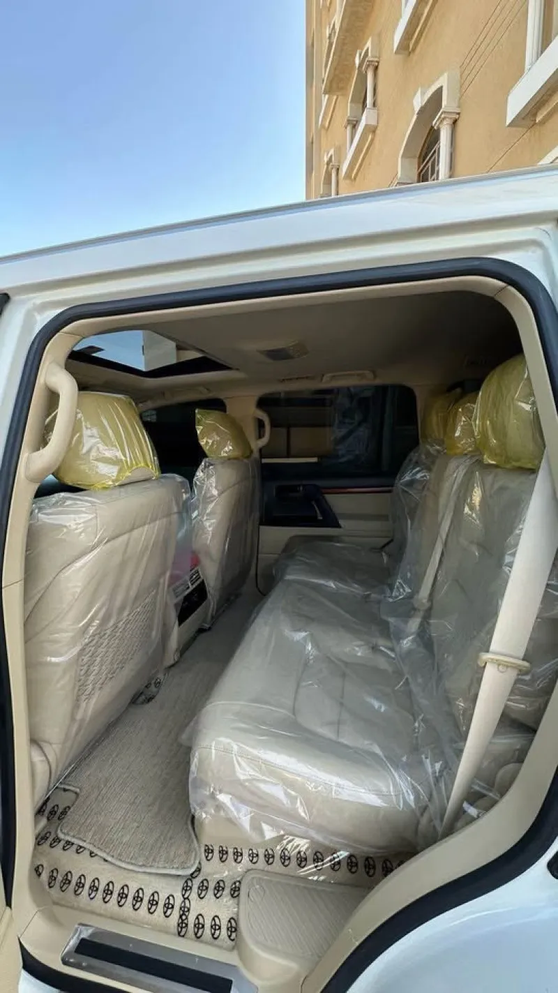 2017 Toyota Land Cruiser in Dubai