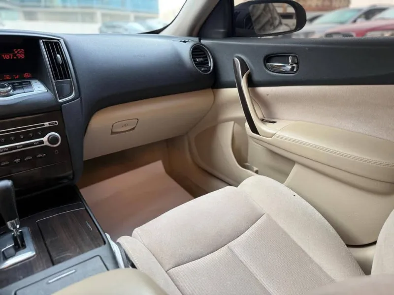 2015 Nissan Maxima in Dubai